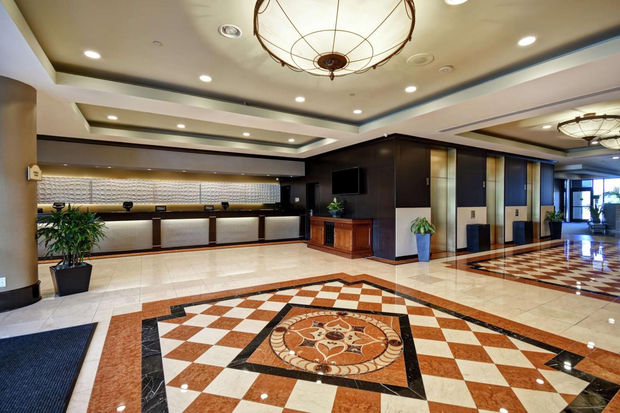 Doubletree By Hilton Pleasanton At The Club Hotel Exterior photo